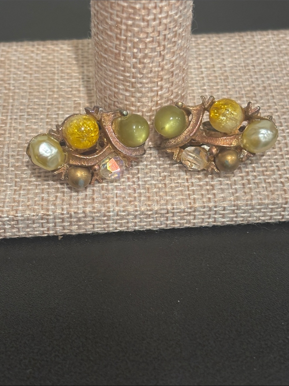 Vintage 1950s Yellow Green Cluster Clip On Earrings Unsigned